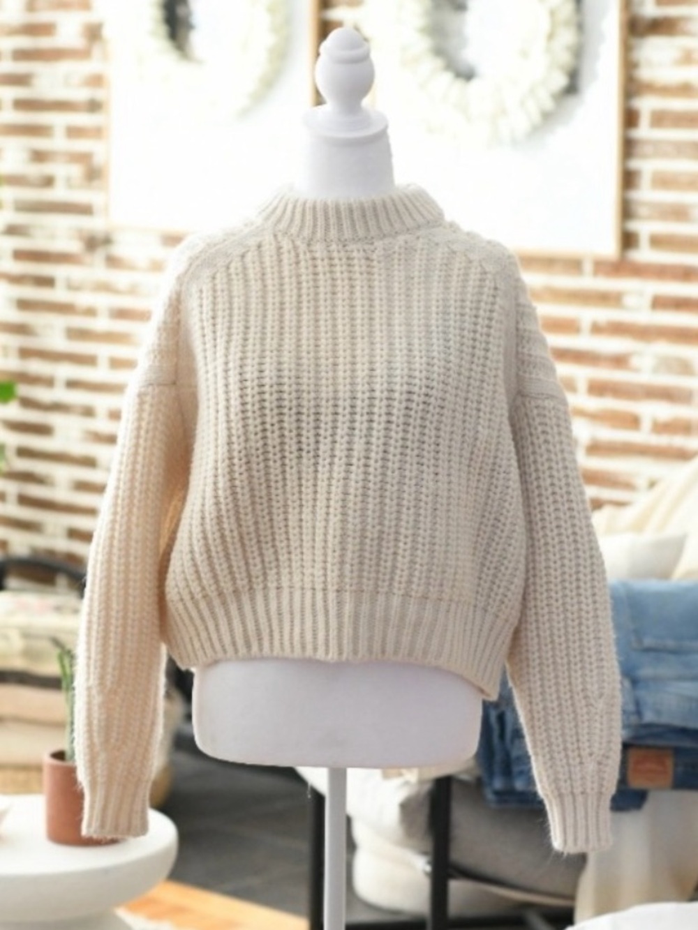 SALE* H&M Cozy Cream Knit Crop Sweater